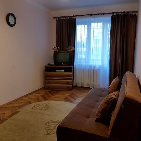Apartment Gospitalna Street 2 Kiev Dış mekan fotoğraf
