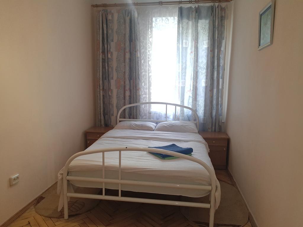 Apartment Gospitalna Street 2 Kiev Dış mekan fotoğraf