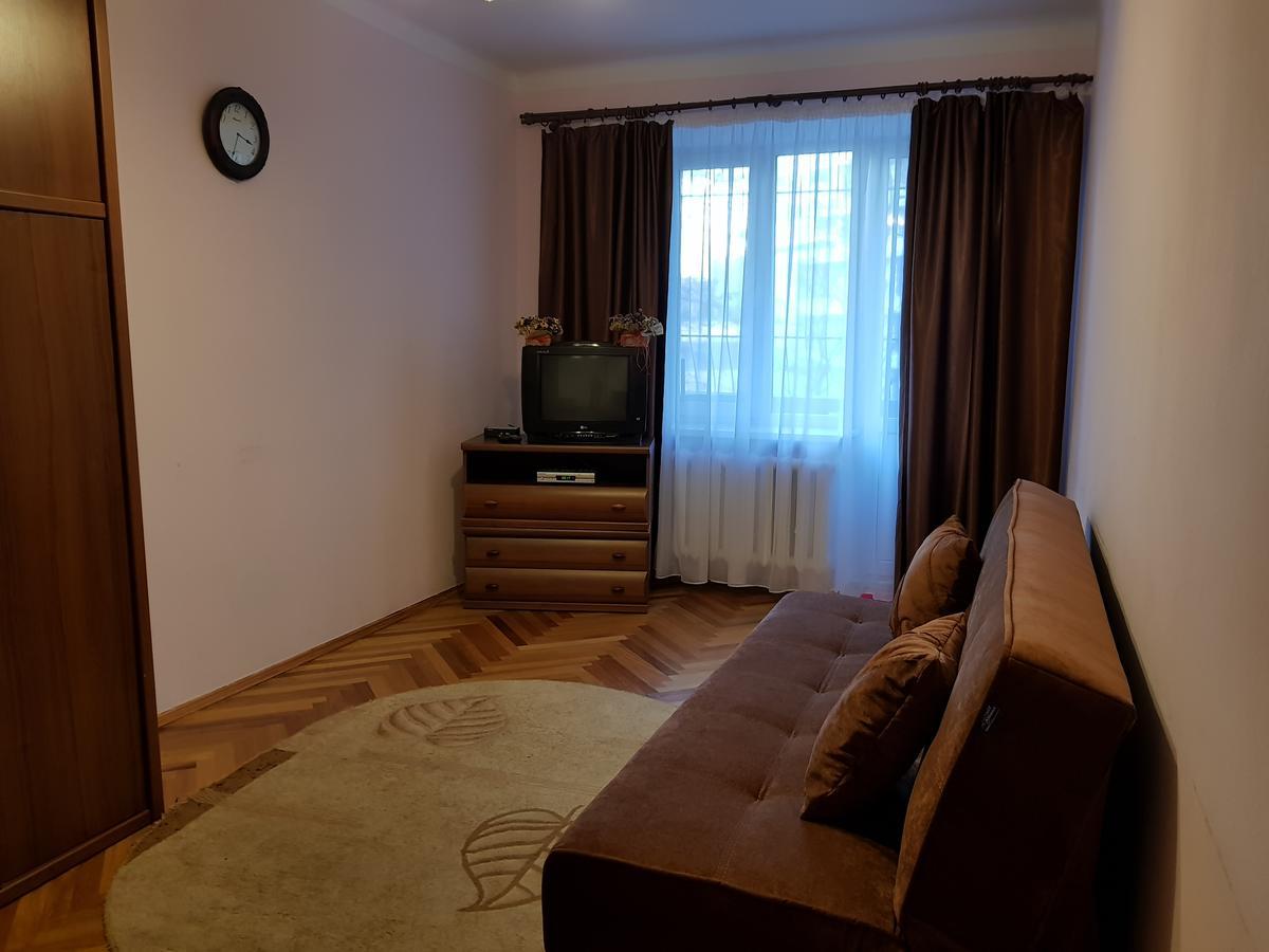 Apartment Gospitalna Street 2 Kiev Dış mekan fotoğraf
